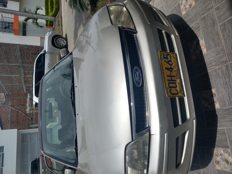 Ford 350 • 2006 • 100 km 17