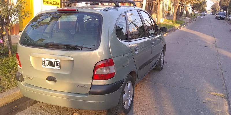 Renault Scénic • 2003 • 140,440 km 10