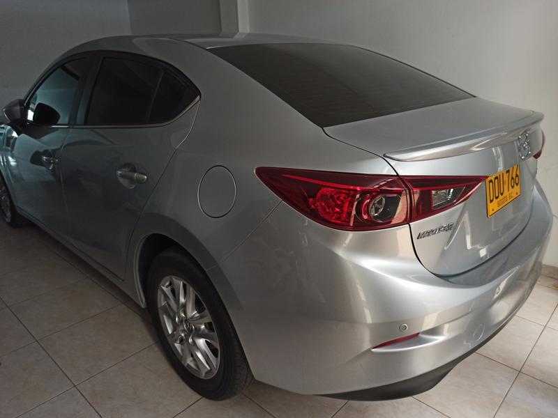 Mazda 3 • 2017 • 35,000 km 2