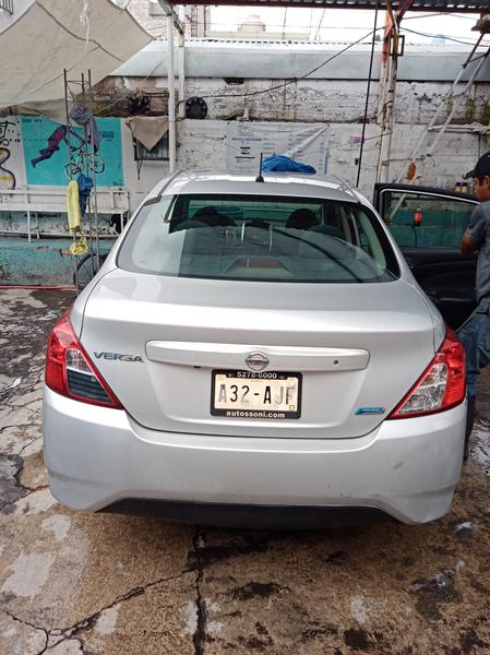 Nissan Versa • 2016 • 160,000 km 3