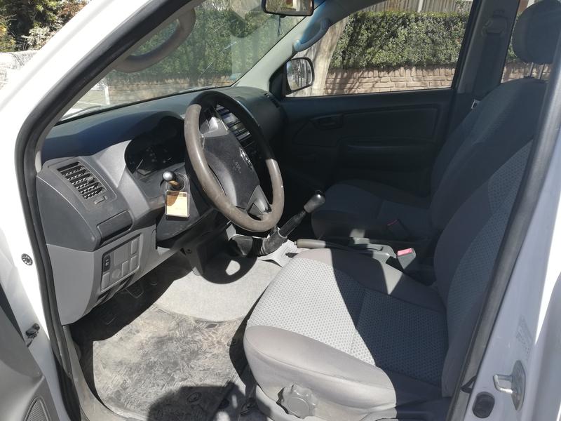 Toyota Hilux • 2012 • 200,000 km 4