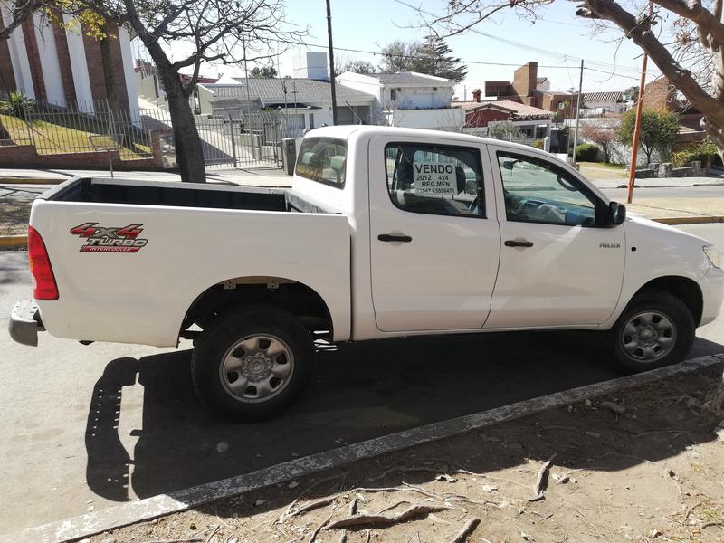 Toyota Hilux • 2012 • 200,000 km 3