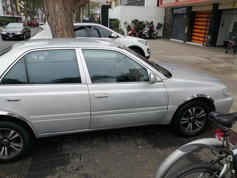 Toyota Corona • 1998 • 480,000 km 5