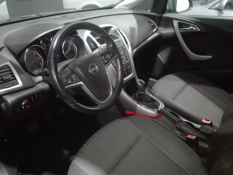 Nissan Almera • 2002 • 200,000 km 3