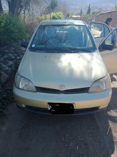 Toyota Yaris • 2001 • 270,000 km 2