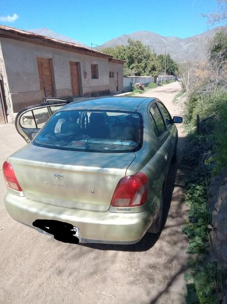 Toyota Yaris • 2001 • 270,000 km 5