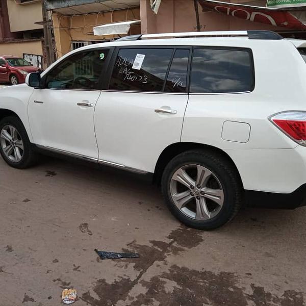 Toyota Highlander • 2012 • 100 km 2