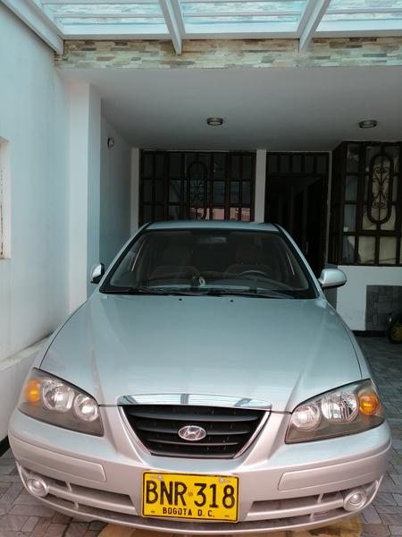Hyundai Elantra • 2004 • 110,000 km 2