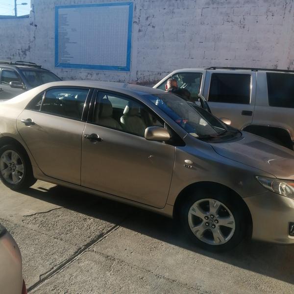 Toyota Corolla • 2009 • 200,000 km 2