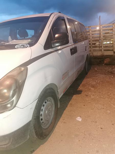 Hyundai H1 • 2009 • 376,000 km 1