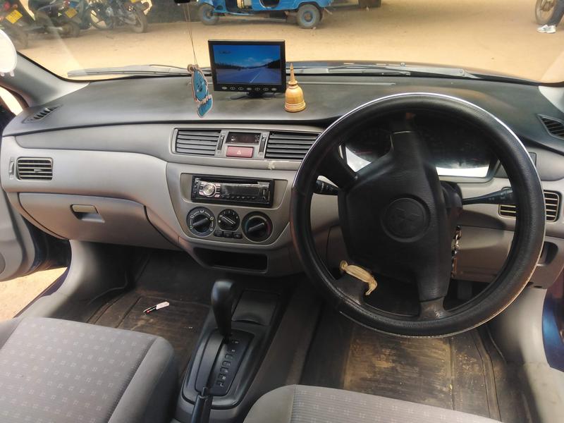 Mitsubishi Lancer • 2003 • 214,000 km 4