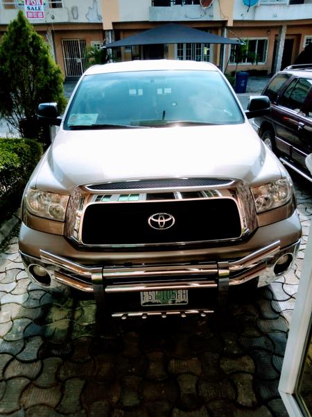 Toyota Tundra • 2008 • 87,000 km 6