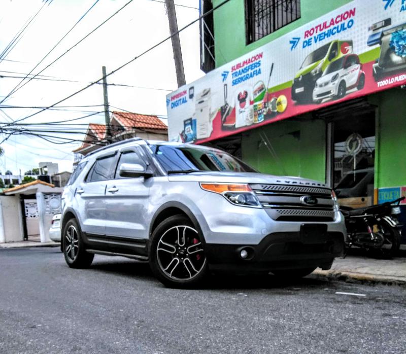 Ford Explorer • 2013 • 98 km 10