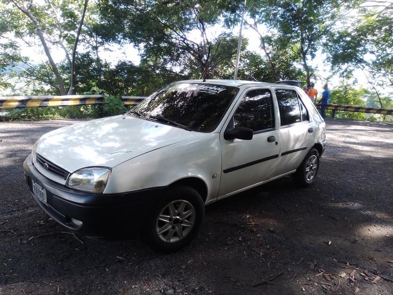 Ford Fiesta • 2001 • 366,913 km 3