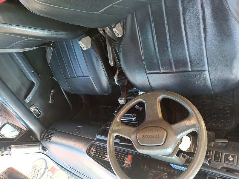 Mazda 626 • 1988 • 300,000 km 4