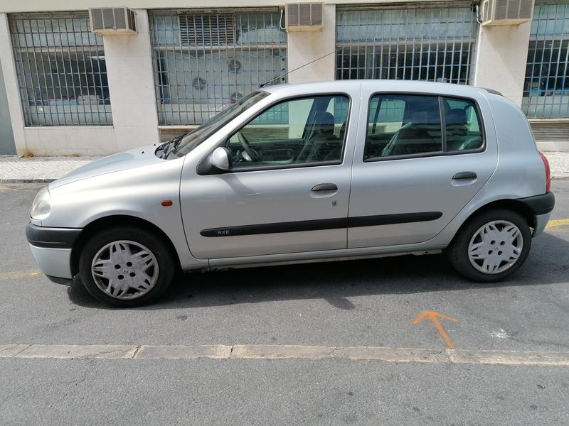 Renault Clio • 2000 • 210,000 km 5