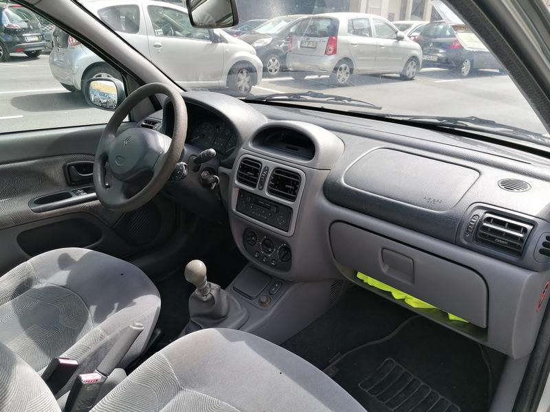 Renault Clio • 2000 • 210,000 km 6