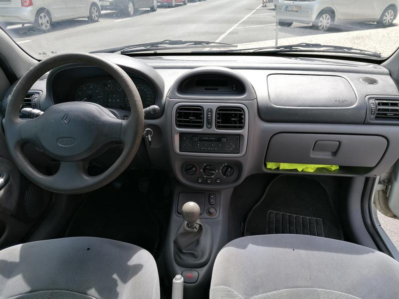 Renault Clio • 2000 • 210,000 km 9