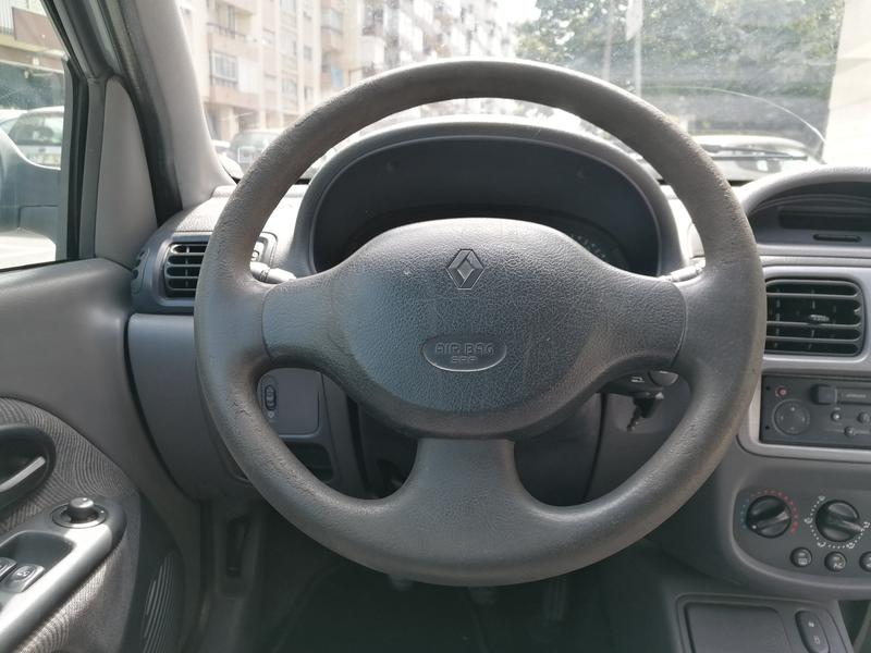 Renault Clio • 2000 • 210,000 km 10