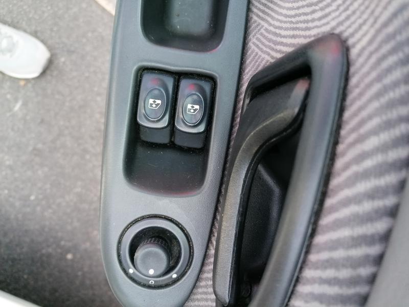 Renault Clio • 2000 • 210,000 km 7