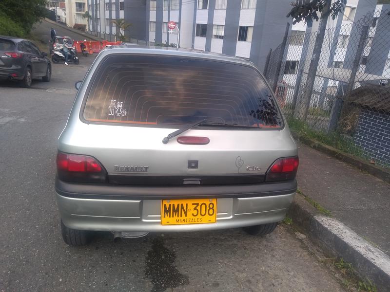 Renault Clio • 1999 • 189,000 km 1