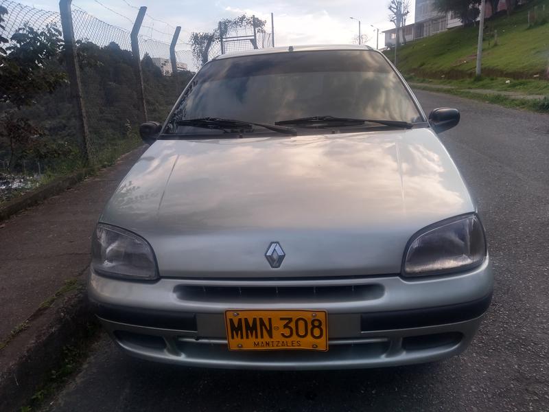 Renault Clio • 1999 • 189,000 km 4