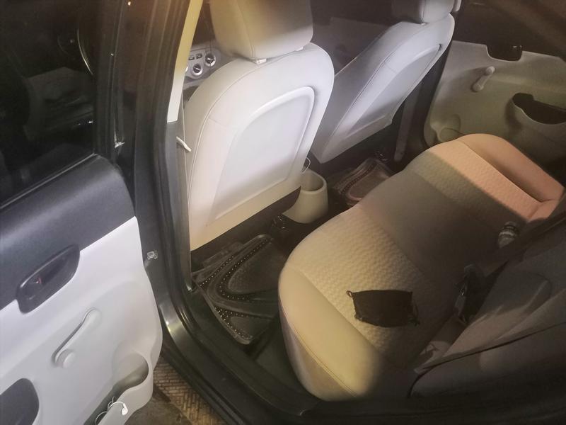 Dodge Attitude • 2011 • 170,000 km 2