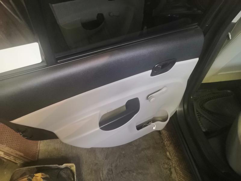 Dodge Attitude • 2011 • 170,000 km 11