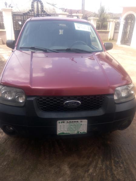 Ford Escape • 2003 • 120,000 km 3