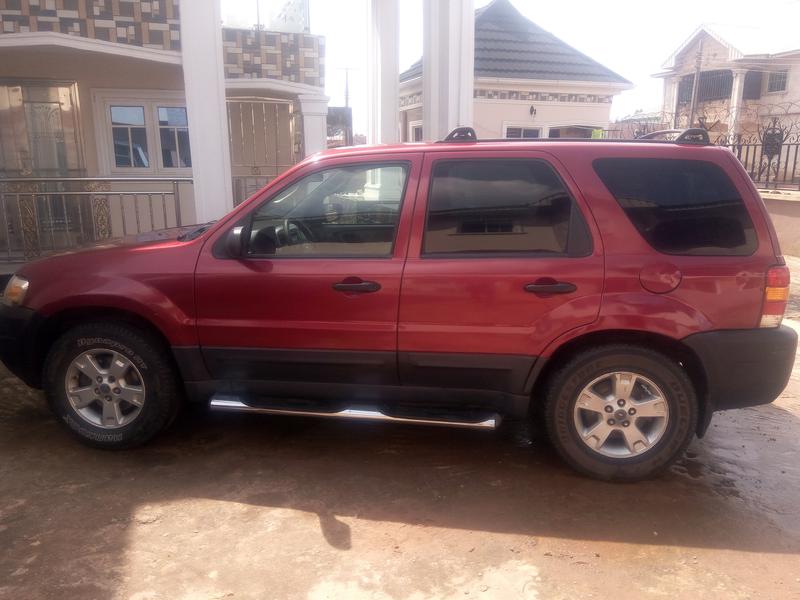 Ford Escape • 2003 • 120,000 km 2