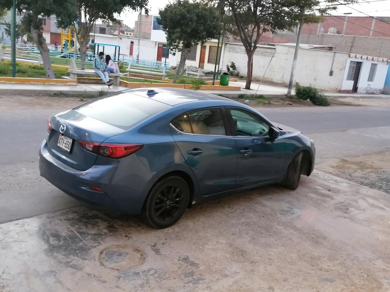 Mazda 3 • 2017 • 52,000 km 1