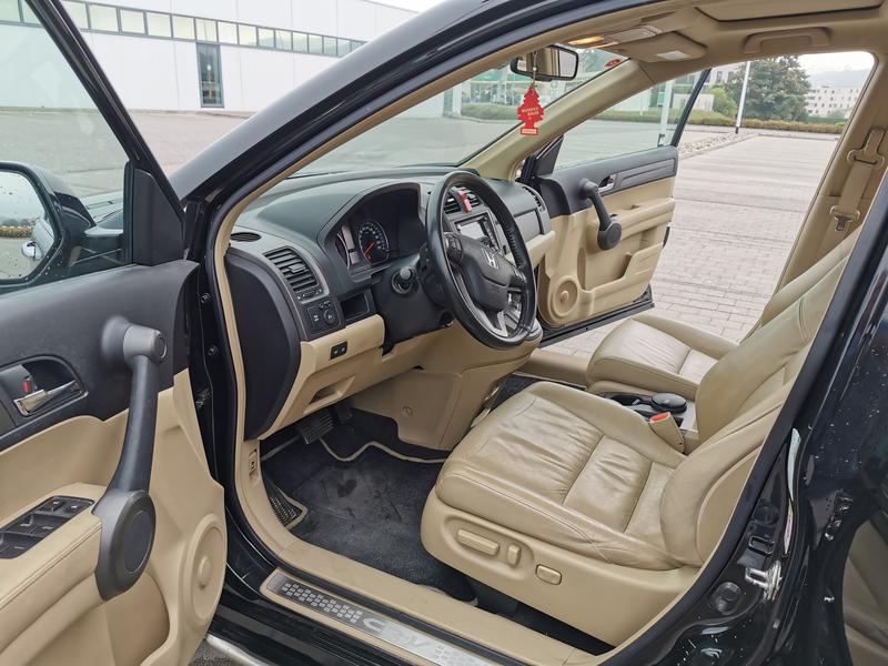 Honda CR-V • 2012 • 91,000 km 7