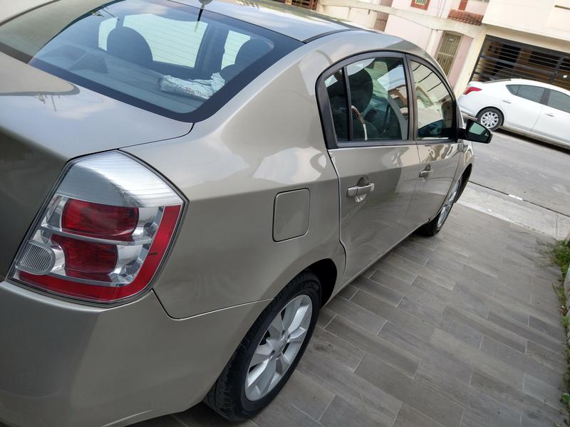 Nissan Sentra 2.0 • 2009 • 141,229 km 5