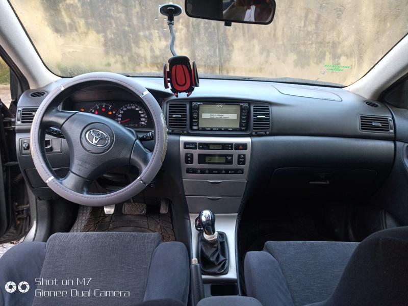 Toyota Corolla • 2004 • 250,000 km 3