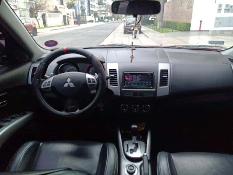 Mitsubishi Outlander • 2011 • 84,000 km 6