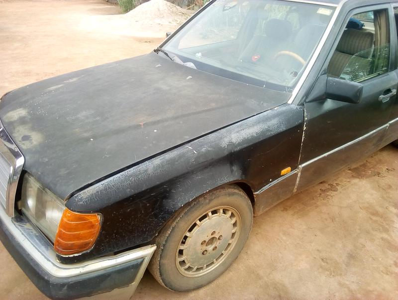 Mercedes-Benz 200 D • 2015 • 560 km 1