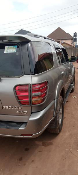 Toyota Sequoia • 2007 • 23,000 km 4