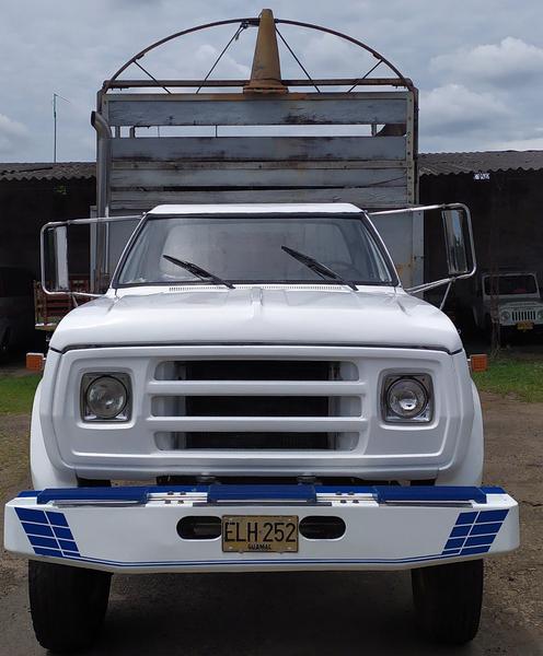 Dodge Charger • 1974 • 350,000 km 4