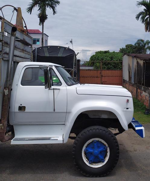 Dodge Charger • 1974 • 350,000 km 5