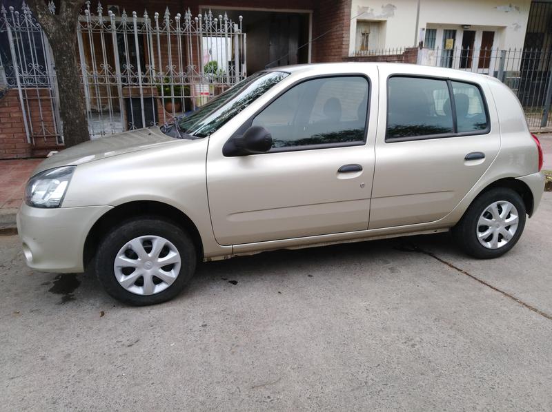 Renault Clio • 2014 • 133,000 km 3