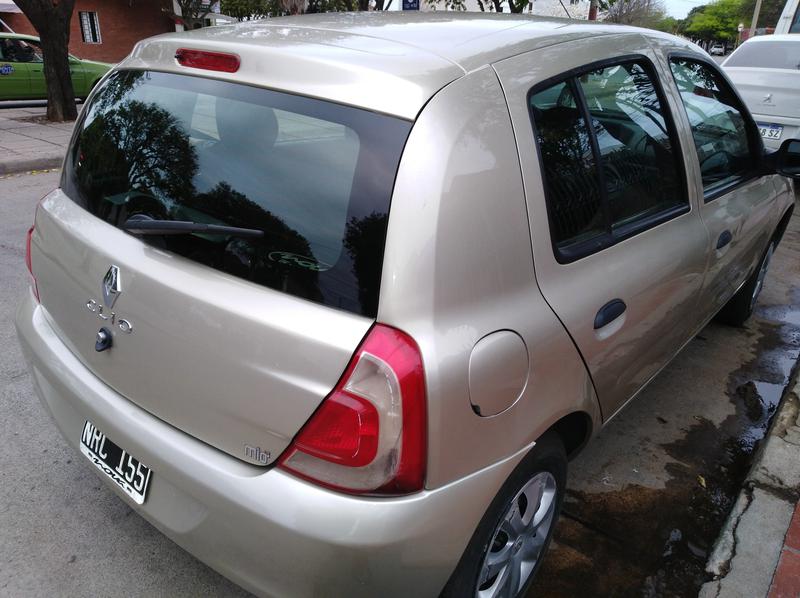 Renault Clio • 2014 • 133,000 km 8