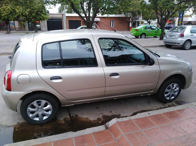 Renault Clio • 2014 • 133,000 km 1