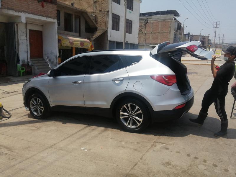 Hyundai Santa Fe • 2015 • 60,000 km 1