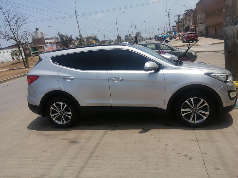Hyundai Santa Fe • 2015 • 60,000 km 5