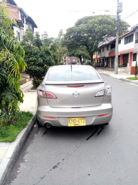 Mazda 3 • 2011 • 71,000 km 4