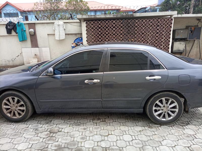 Honda Accord • 2006 • 193,226 km 2