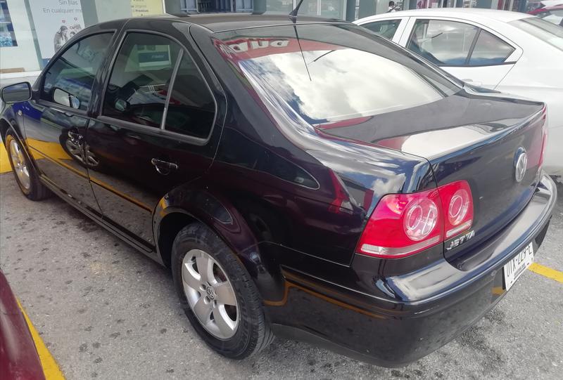 Volkswagen Jetta • 2008 • 129,000 km 5