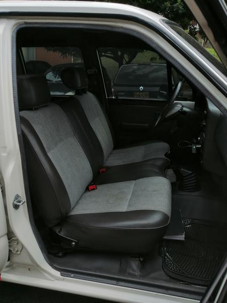 Toyota Hilux • 1995 • 242,000 km 8