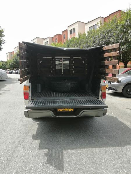 Toyota Hilux • 1995 • 242,000 km 5