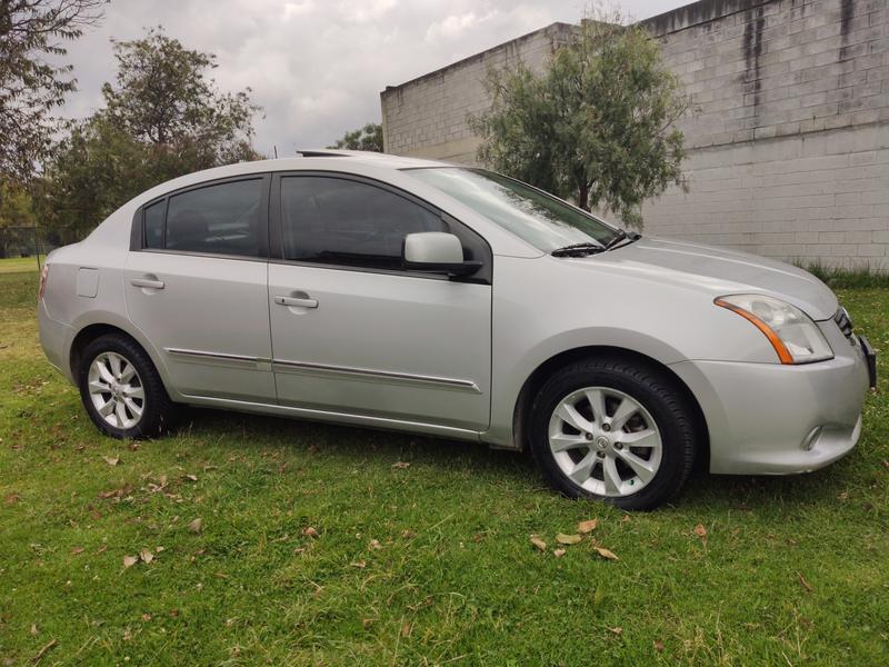 Nissan Sentra v16i • 2013 • 82,000 km 1